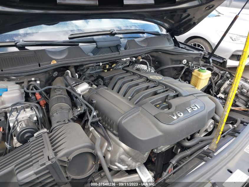 2015 VOLKSWAGEN TOUAREG LUX - WVGEF9BP3FD002955