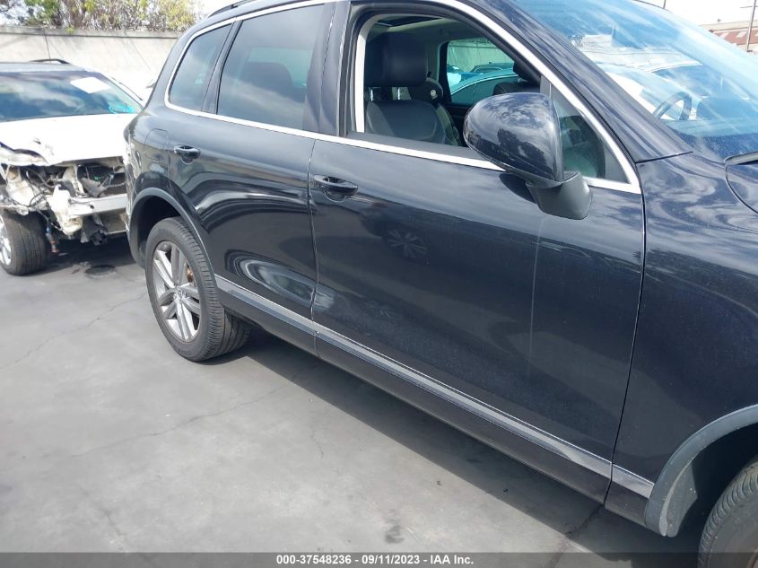 2015 VOLKSWAGEN TOUAREG LUX - WVGEF9BP3FD002955