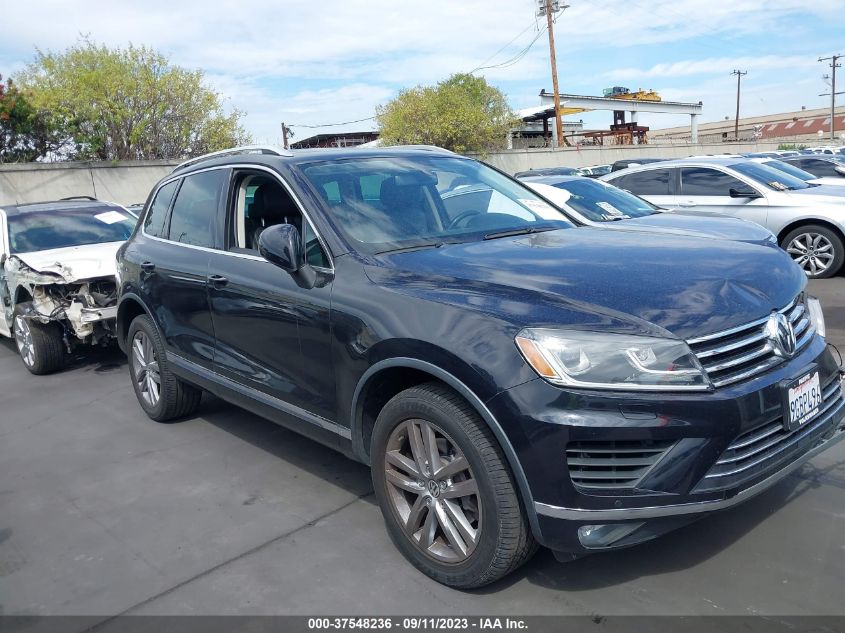 2015 VOLKSWAGEN TOUAREG LUX - WVGEF9BP3FD002955