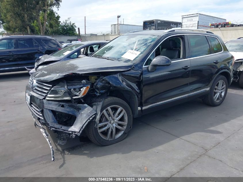2015 VOLKSWAGEN TOUAREG LUX - WVGEF9BP3FD002955