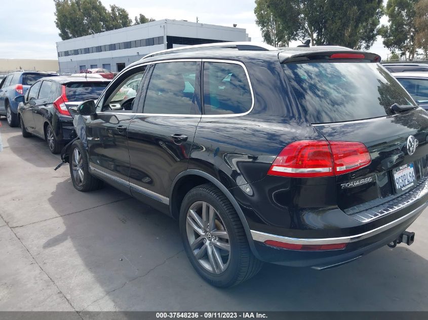 2015 VOLKSWAGEN TOUAREG LUX - WVGEF9BP3FD002955