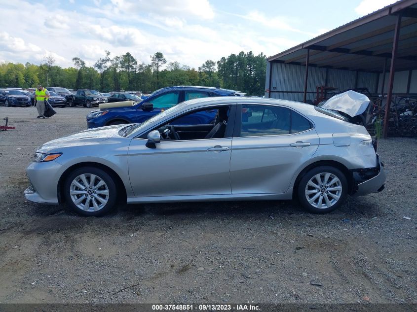 2018 TOYOTA CAMRY LE/SE/XLE/L - 4T1B11HK0JU112353