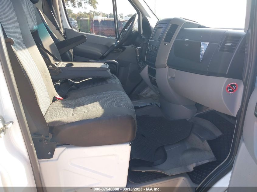 2014 MERCEDES-BENZ SPRINTER CARGO VANS WD3PE8DC8E5858131