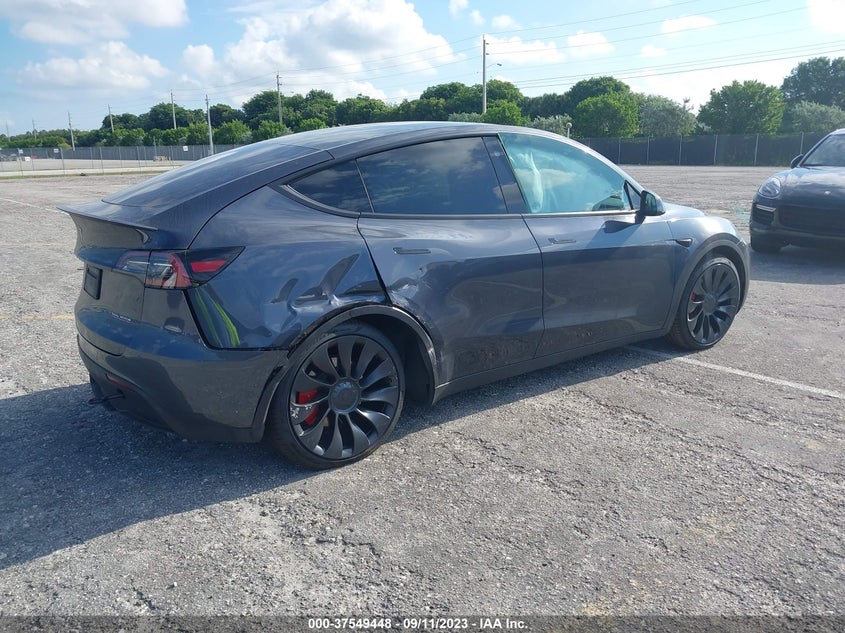 VIN 7SAYGDEF5NF570820 2022 TESLA MODEL Y