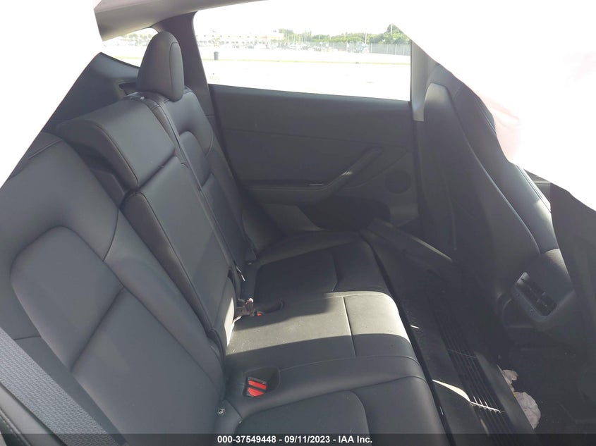 VIN 7SAYGDEF5NF570820 2022 TESLA MODEL Y