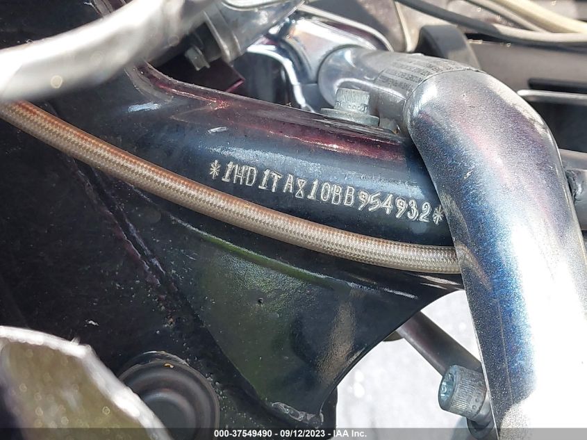 2011 HARLEY-DAVIDSON FLTRUSE 1HD1TA810BB954932