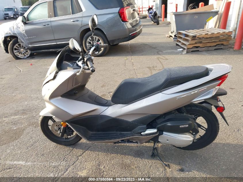 2016 HONDA PCX 150 RLHKF1809GY101261