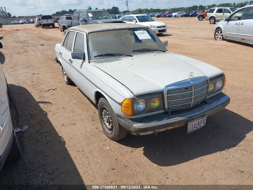 WDBAA33A0BB093177 MERCEDES-BENZ 280 Photo 1