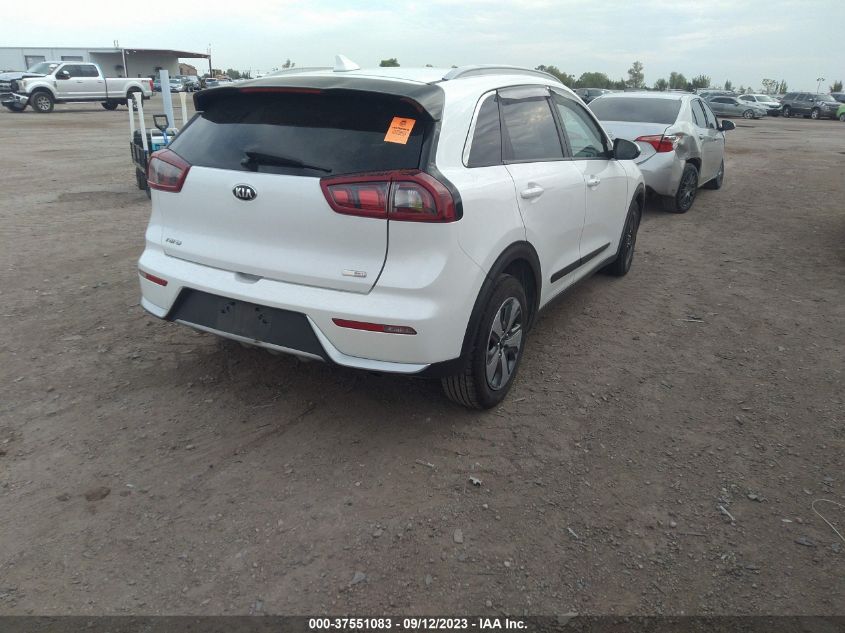 KNDCB3LCXK5251368 Kia Niro LX 4