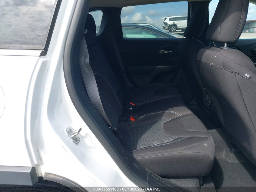 VIN 1C4PJLCB8KD312637 2019 JEEP CHEROKEE LATITUDE