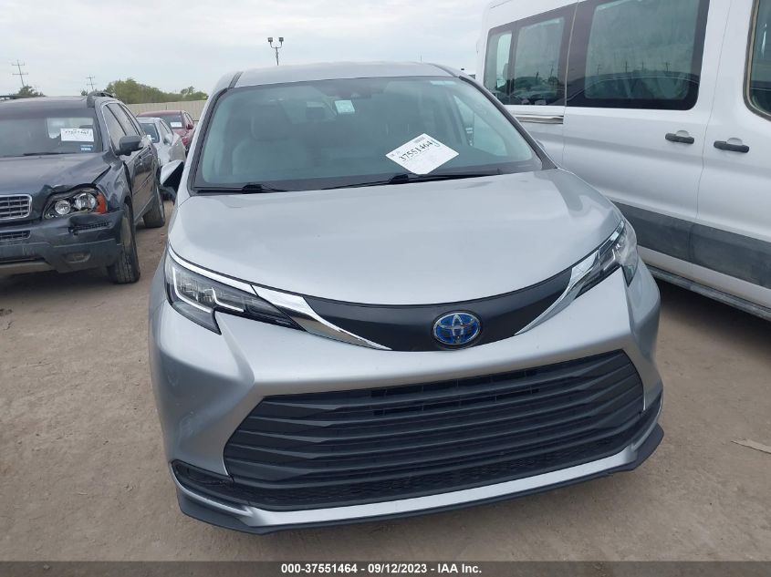 2022 TOYOTA SIENNA LE - 5TDKRKEC9NS082294