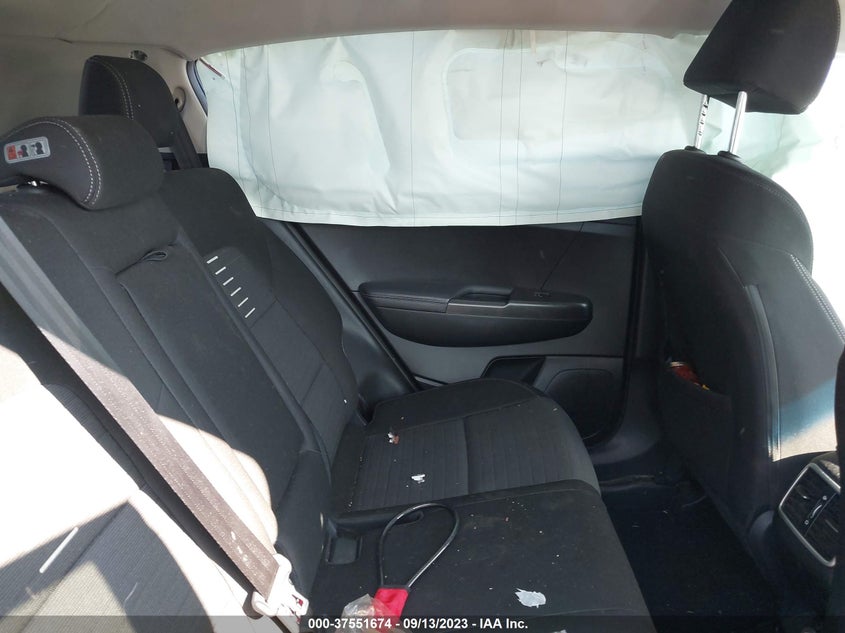 VIN KNDPMCAC5J7468215 2018 KIA SPORTAGE LX