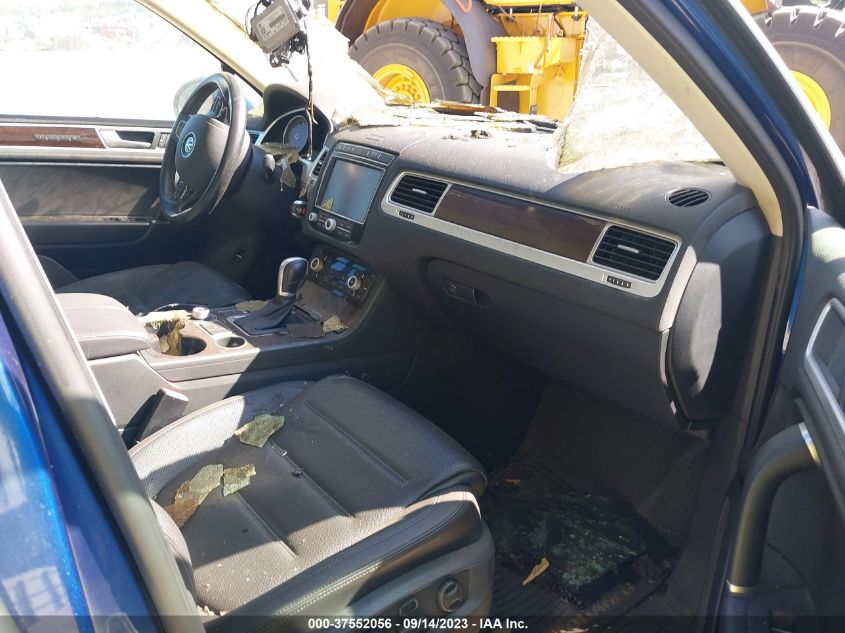 2016 VOLKSWAGEN TOUAREG LUX - WVGEF9BP8GD007067