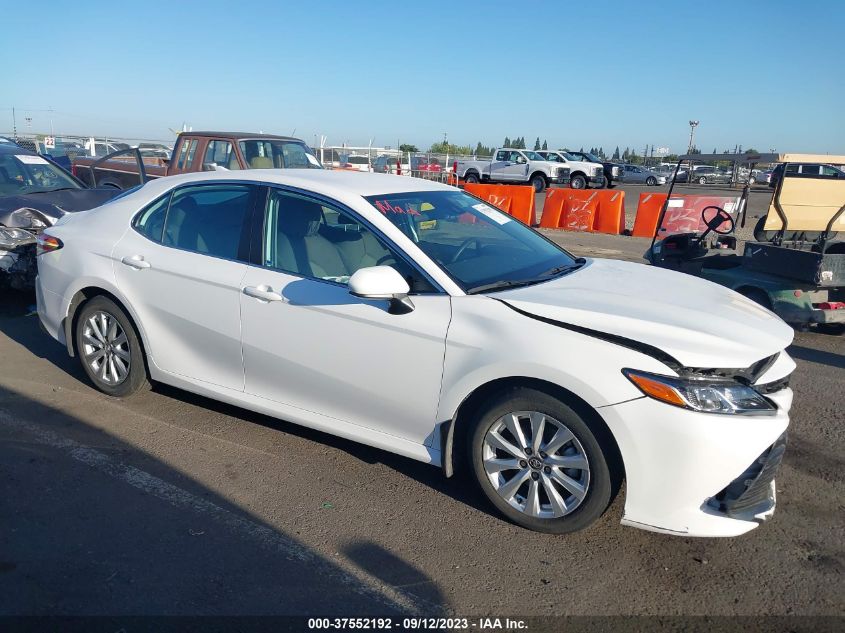 2020 TOYOTA CAMRY LE - 4T1C11AK1LU936508