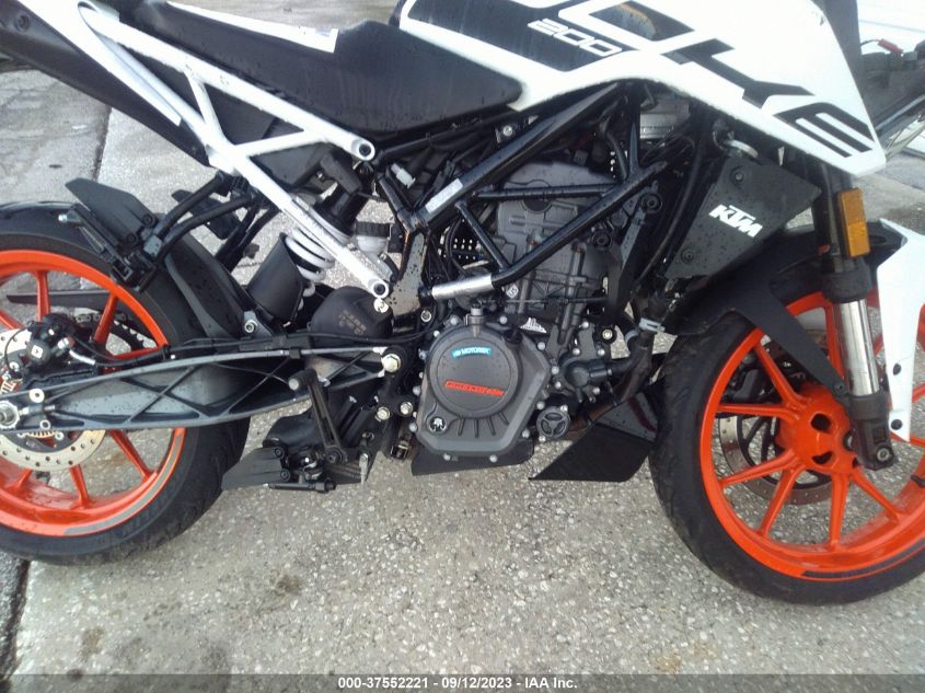 2021 KTM 200 DUKE - MD2JPC407MC031840