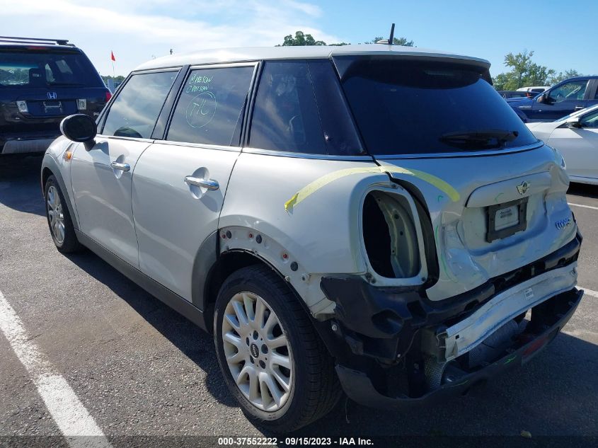 2015 MINI COOPER HARDTOP 4 DOOR WMWXS5C59FT832065