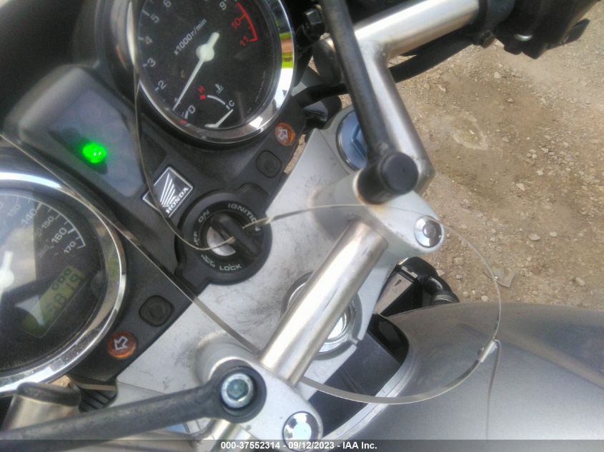 2004 HONDA CB900 F - JH2SC48024M200590