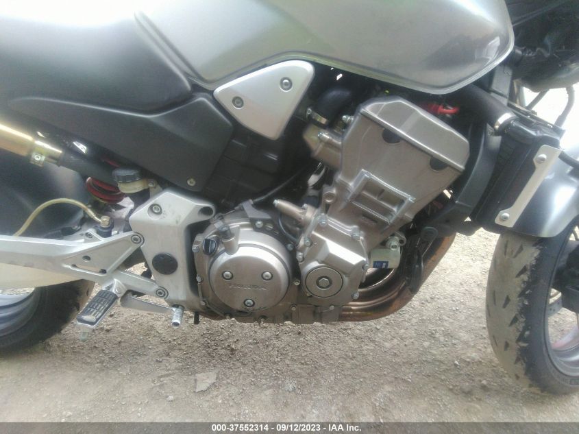 2004 HONDA CB900 F - JH2SC48024M200590