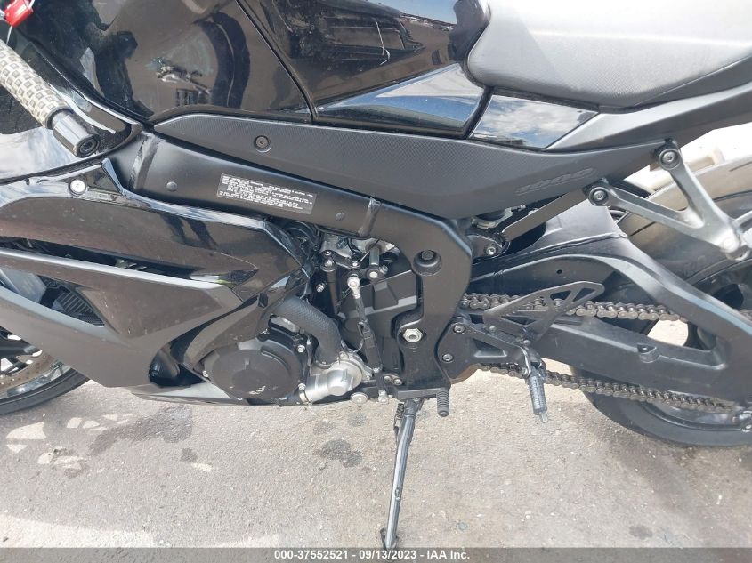 2023 SUZUKI GSX-R1000 JS1DM11B1P7100163