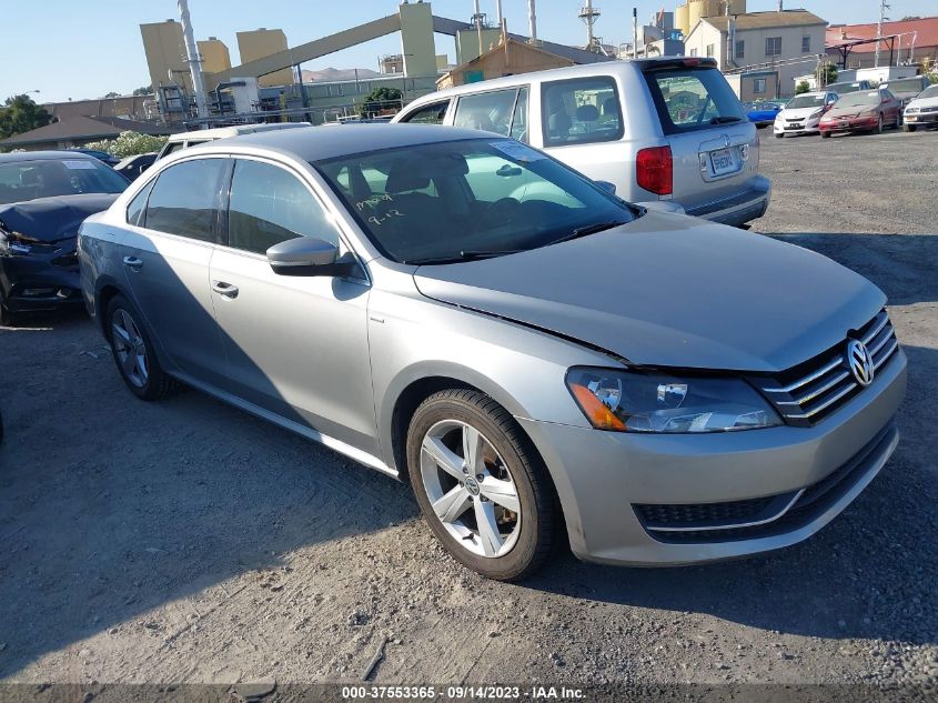 2014 VOLKSWAGEN PASSAT WOLFSBURG ED - 1VWAT7A34EC032854