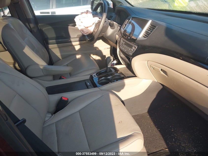VIN 5FPYK3F7XKB016995 2019 HONDA RIDGELINE RTL-E