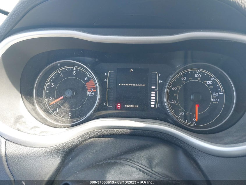 VIN 1C4PJLLB5JD605846 2018 JEEP CHEROKEE LATITUDE PLUS