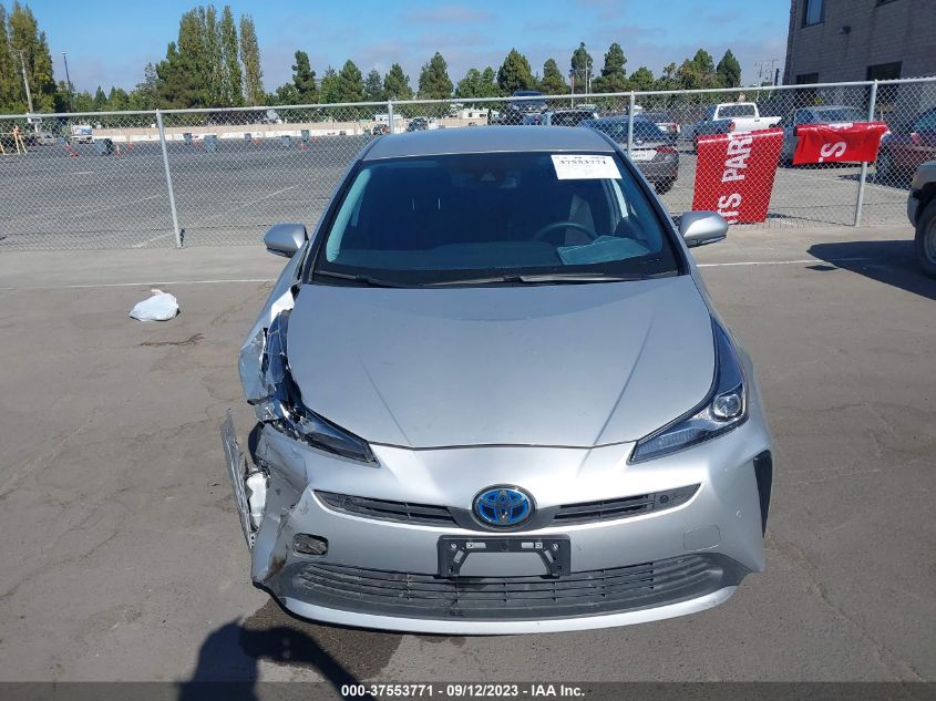 JTDKAMFU6M3151551 Toyota Prius L 12