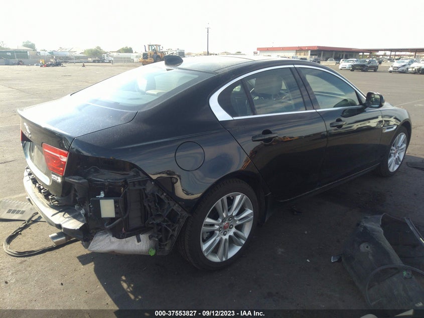 VIN SAJAJ4FX3KCP49570 2019 JAGUAR XE PREMIUM