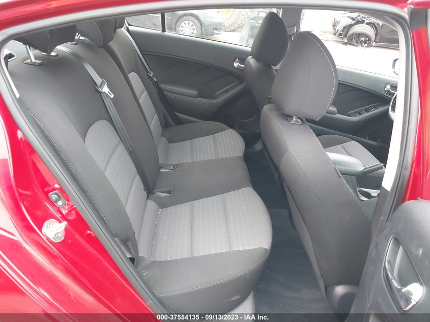 VIN 3KPFL4A78JE213467 2018 KIA FORTE S