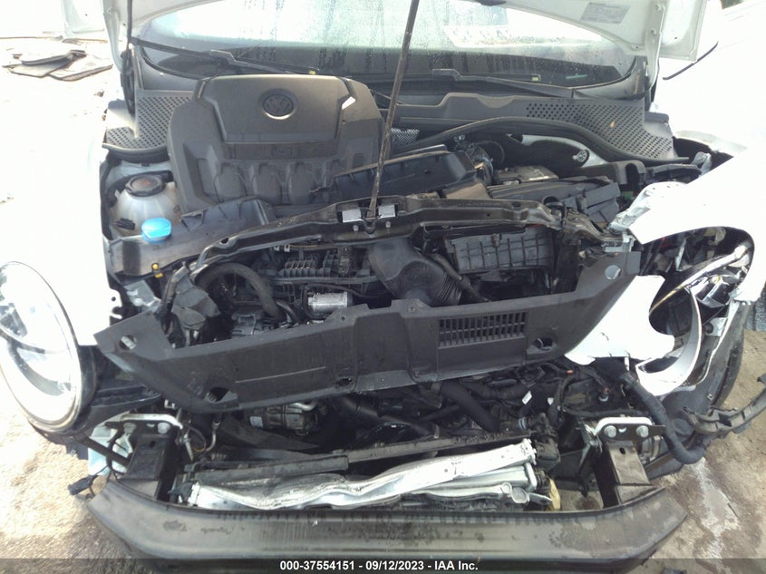 VIN 3VWJD7ATXKM708800 2019 VOLKSWAGEN BEETLE SE