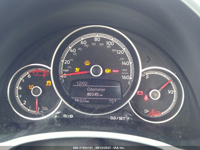 VIN 3VWJD7ATXKM708800 2019 VOLKSWAGEN BEETLE SE