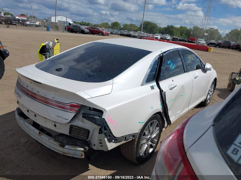 2014 LINCOLN MKZ - 3LN6L2G95ER820031
