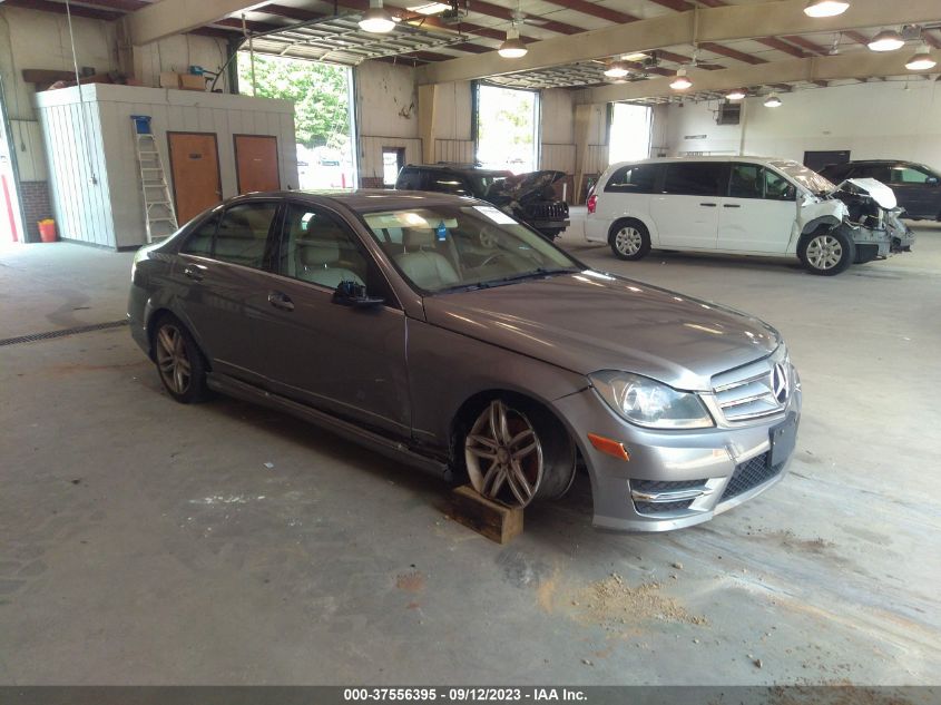 2013 MERCEDES-BENZ C 250 SPORT/LUXURY - WDDGF4HB0DR283193