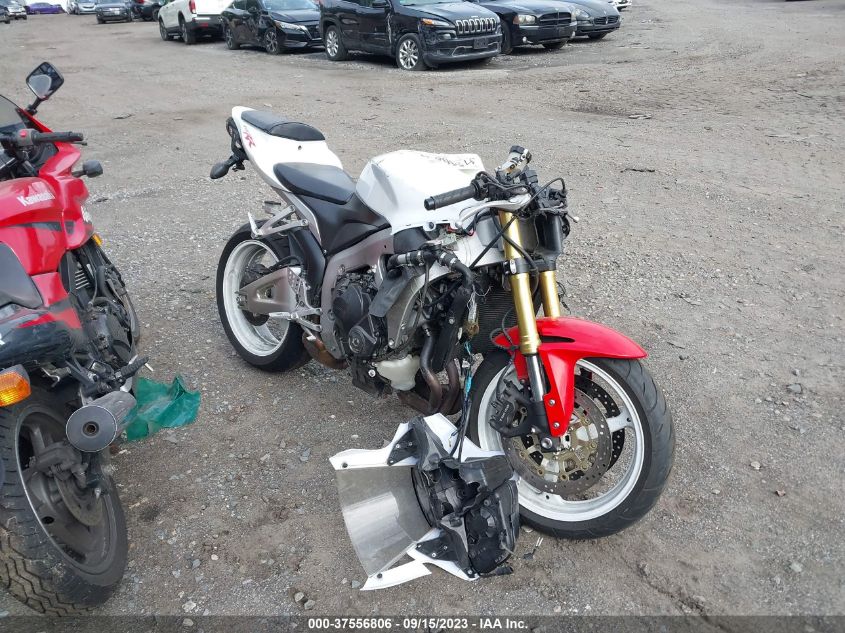 2007 HONDA CBR600 RR - JH2PC40027M00230