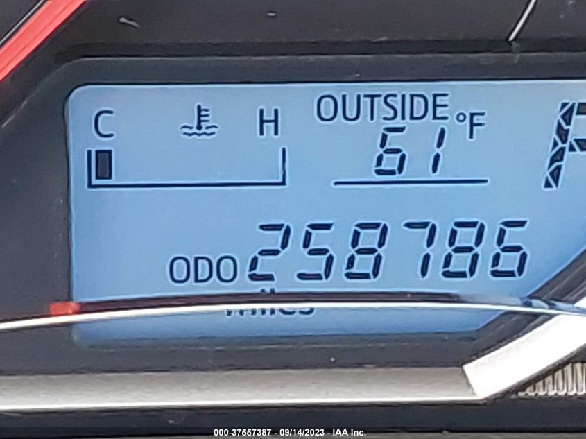 2015 TOYOTA RAV4 LE - JTMBFREV8FJ044668
