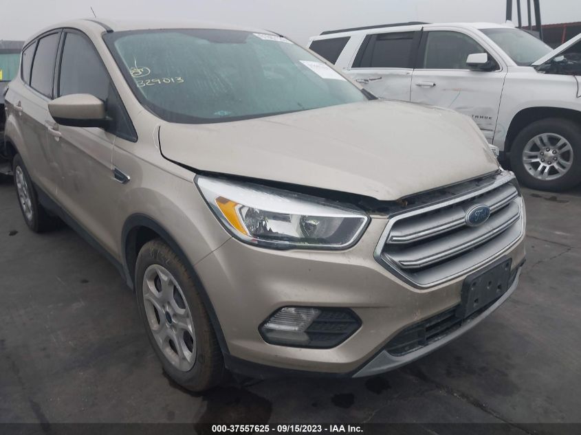 2017 FORD ESCAPE SE - 1FMCU0GD2HUB29013