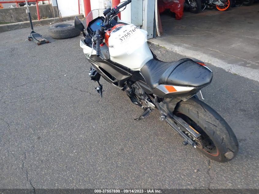 2023 KAWASAKI EX650 R - ML5EXER19PDA90825