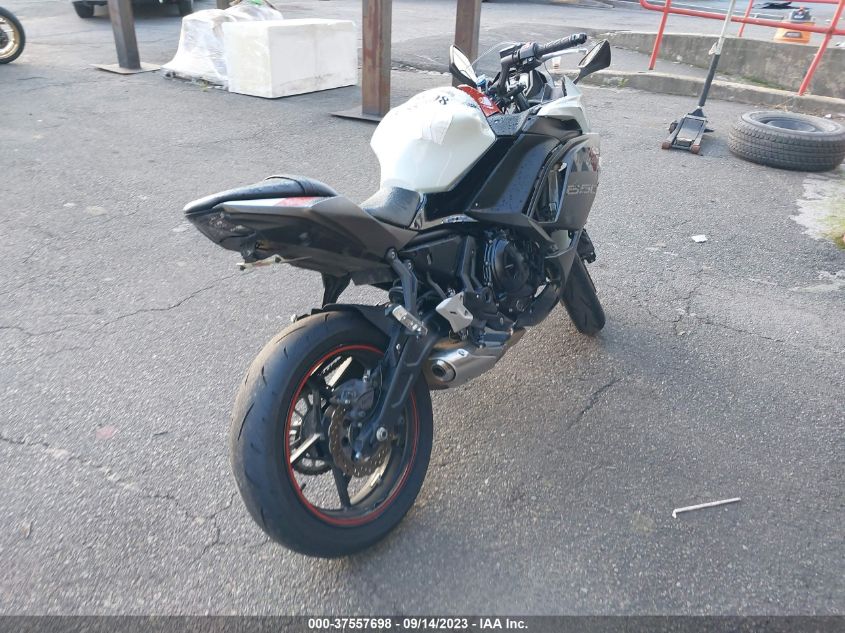 2023 KAWASAKI EX650 R - ML5EXER19PDA90825