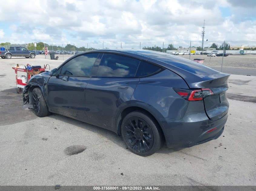 VIN 7SAYGDEE1NF400901 2022 TESLA MODEL Y