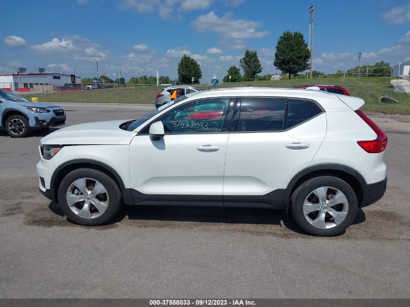 YV4AC2HK2M2599813 Volvo XC40 MOMENTUM 14