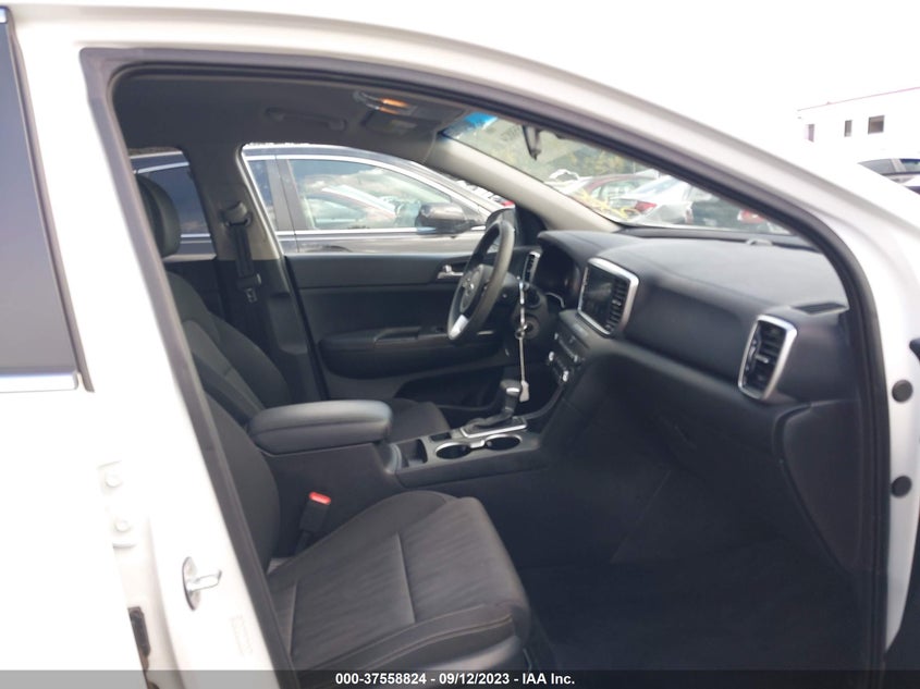 VIN KNDPMCAC7L7769958 2020 KIA SPORTAGE LX