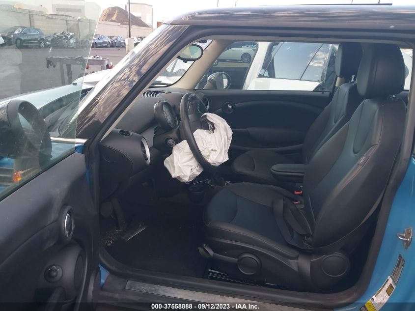 2013 MINI COOPER HARDTOP - WMWSU3C59DT685428