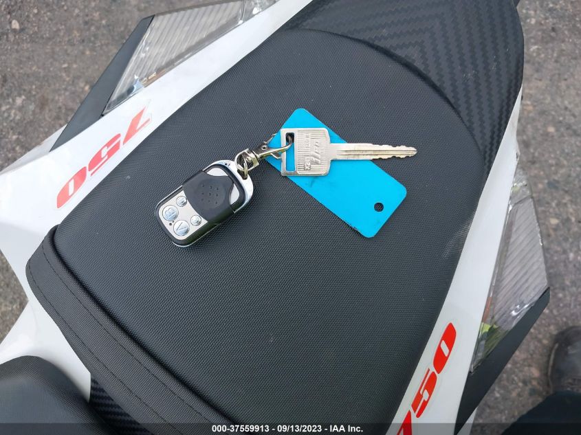 2019 SUZUKI GSX-R750 - JS1GR7MA9K7101218
