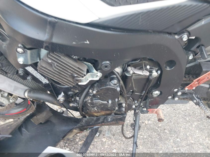 2019 SUZUKI GSX-R750 - JS1GR7MA9K7101218