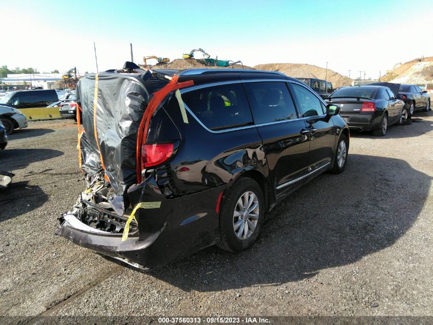 2C4RC1BG3KR526212 2019 CHRYSLER PACIFICA, photo no. 4