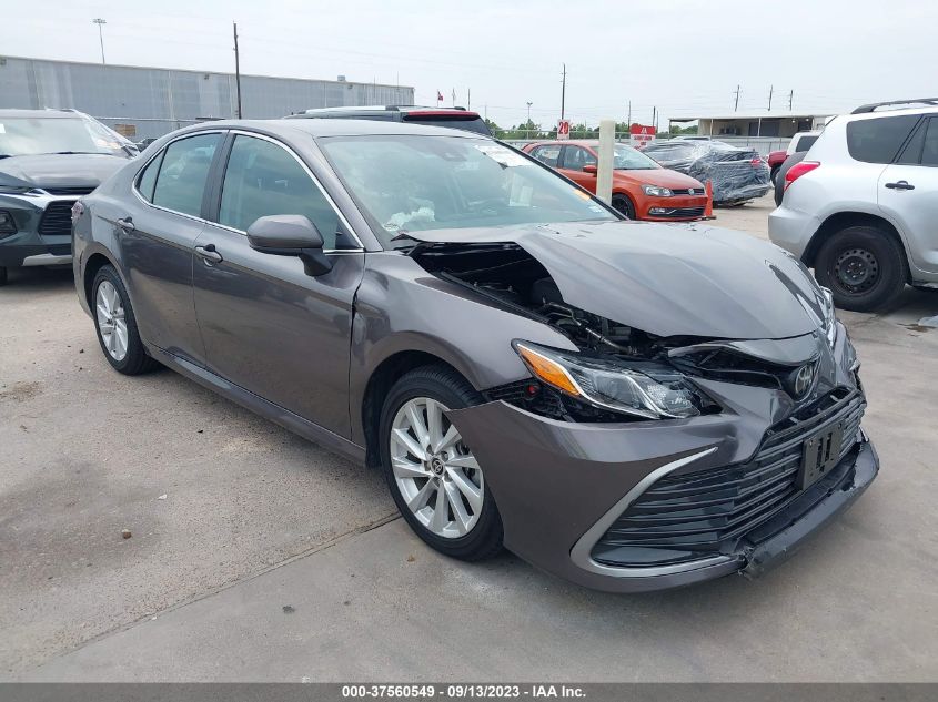 2021 TOYOTA CAMRY LE - 4T1C11AK5MU478361