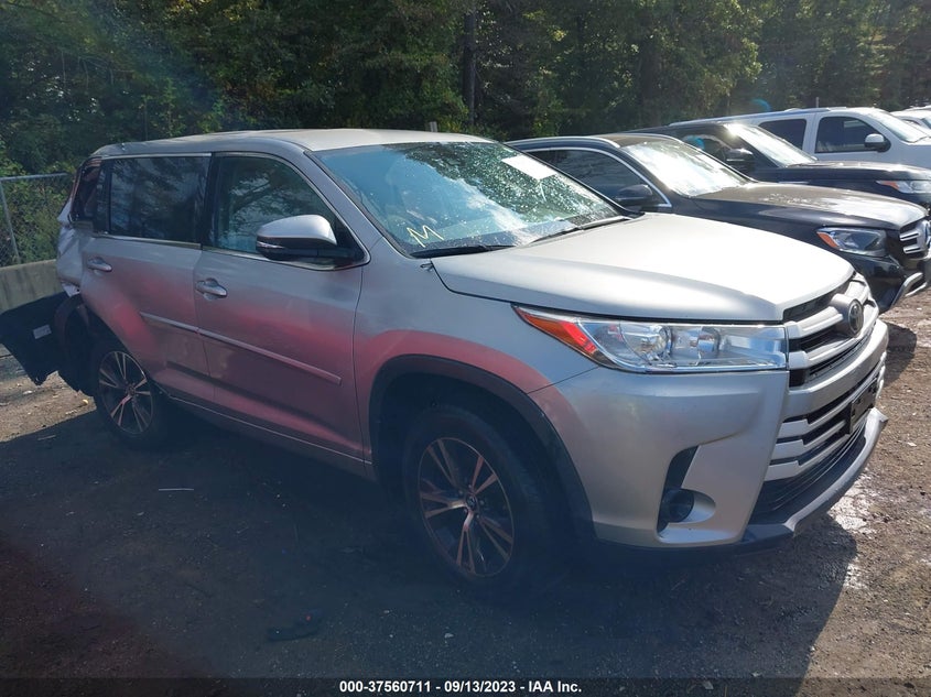 TOYOTA HIGHLANDER LE 2017