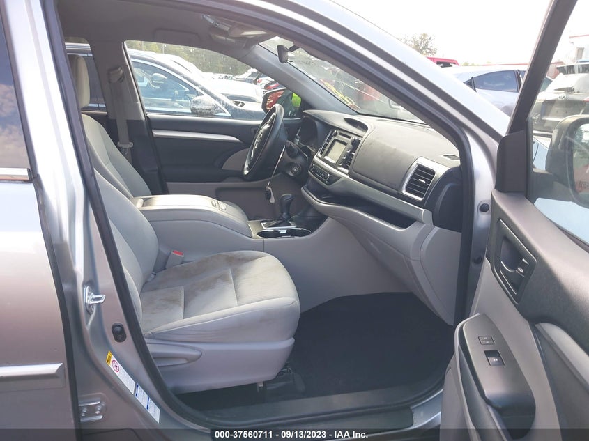 VIN 5TDBZRFH3HS432994 2017 TOYOTA HIGHLANDER LE