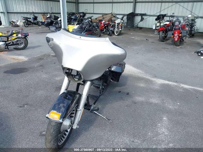 2011 HARLEY-DAVIDSON FLHTK 1HD1KEM15BB678232