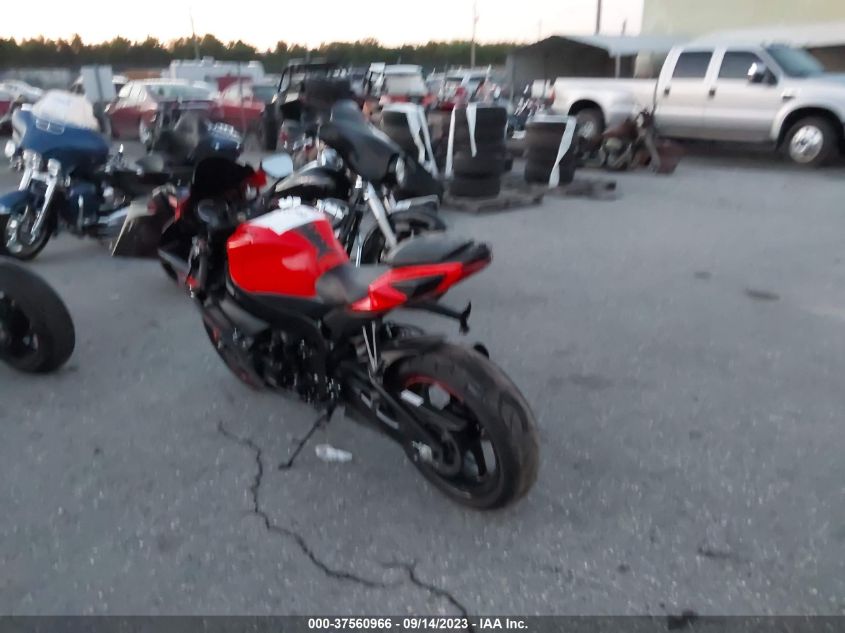 2022 SUZUKI GSX-R600 - JS1GN7FA5N7100273
